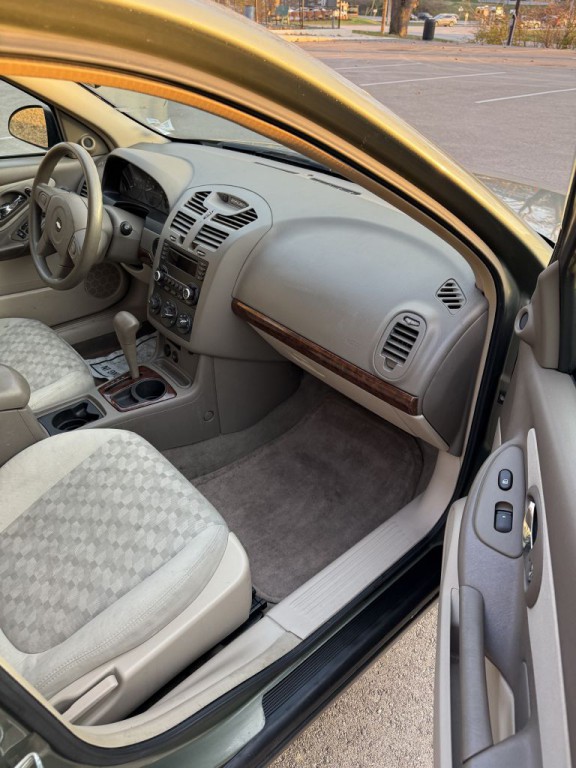 2004 Chevrolet Malibu Image 13