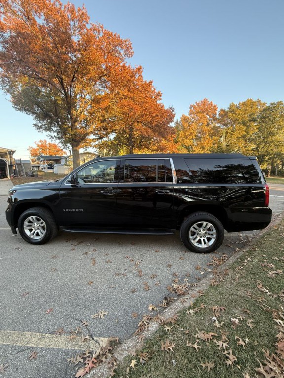 2018 Chevrolet Suburban Image 6