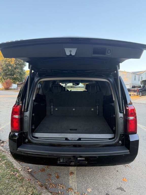 2018 Chevrolet Suburban Image 12