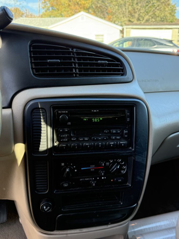 2003 Ford Windstar Image 17