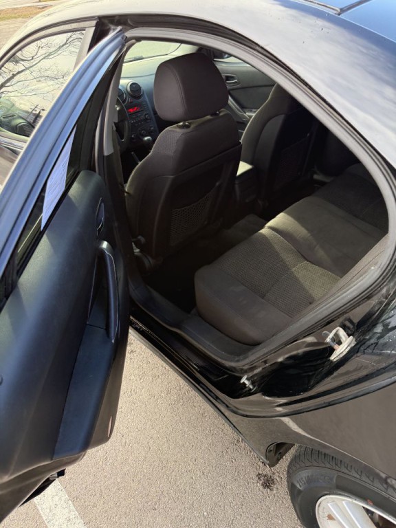 2005 Pontiac G6 Image 10
