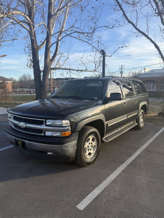 2005 Chevrolet Suburban Image 1