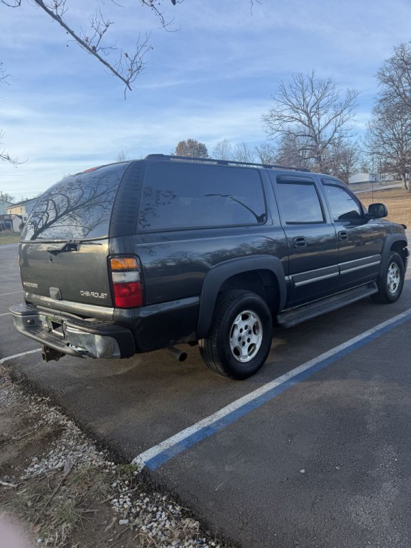2005 Chevrolet Suburban Image 6