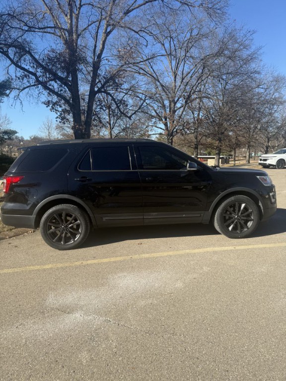 2017 Ford Explorer Image 7