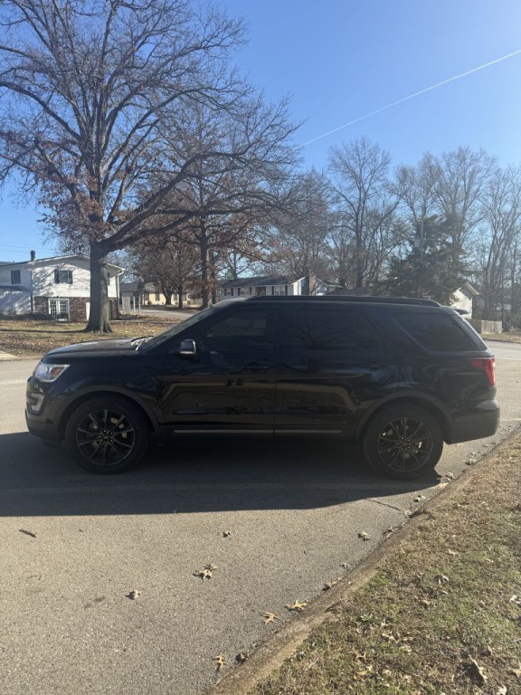 2017 Ford Explorer Image 3