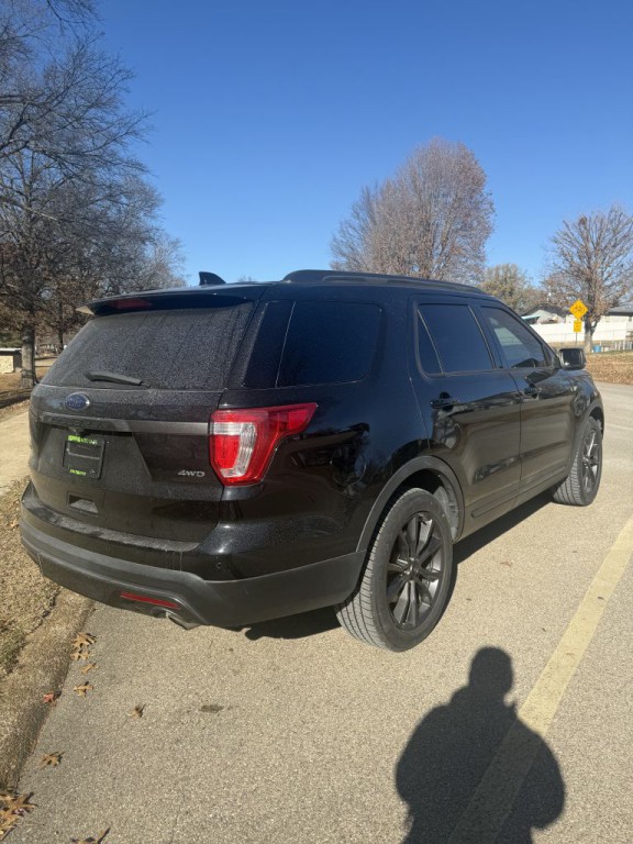 2017 Ford Explorer Image 6