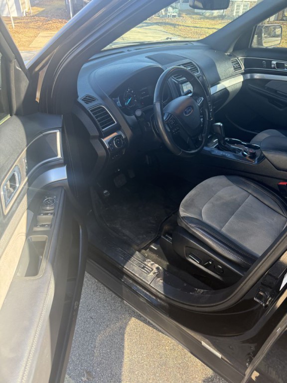 2017 Ford Explorer Image 9