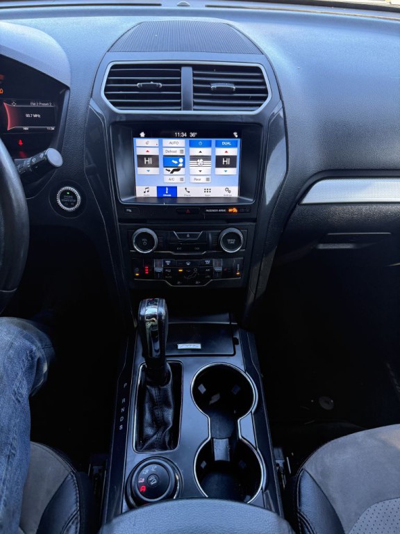 2017 Ford Explorer Image 16