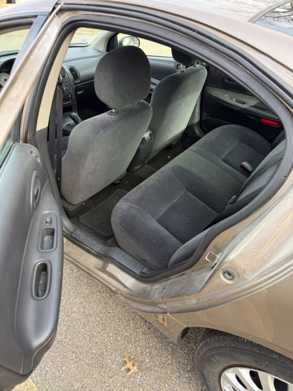 2002 Dodge Intrepid Image 9