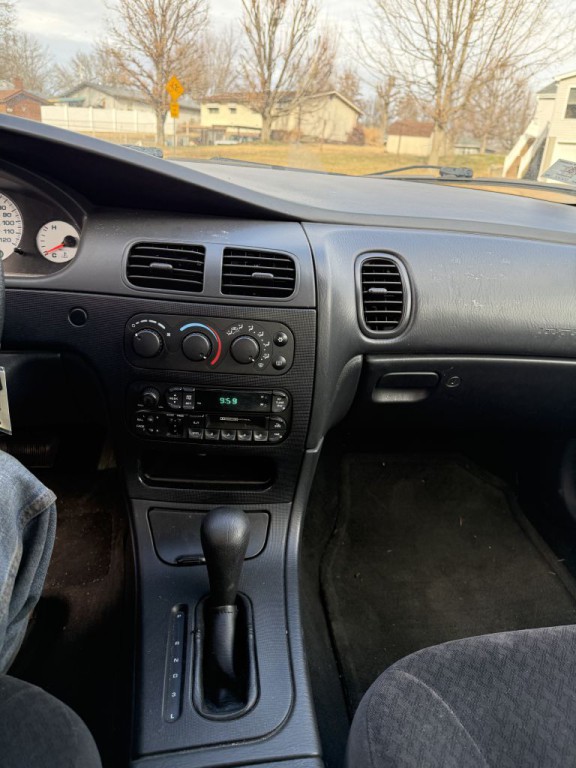 2002 Dodge Intrepid Image 14