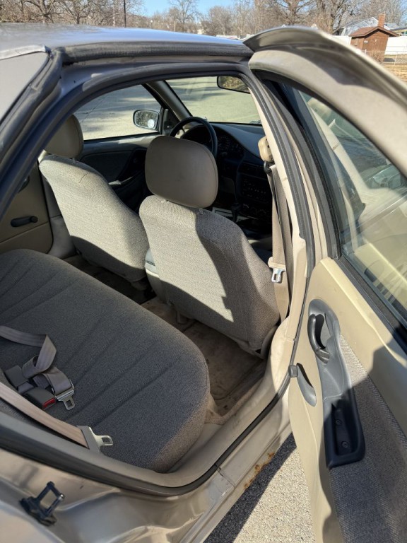 2001 Chevrolet Cavalier Image 12