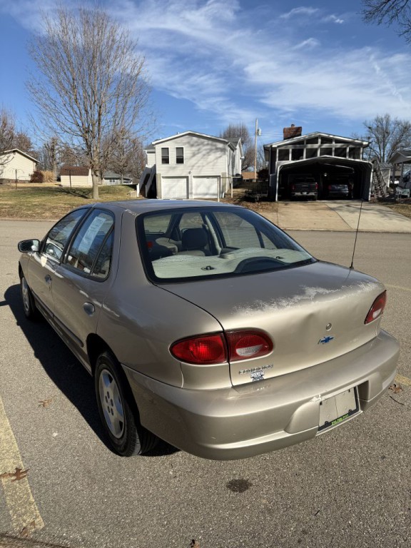 2001 Chevrolet Cavalier Image 3