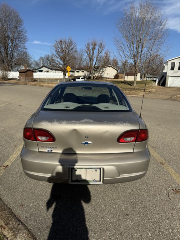 2001 Chevrolet Cavalier Image 4