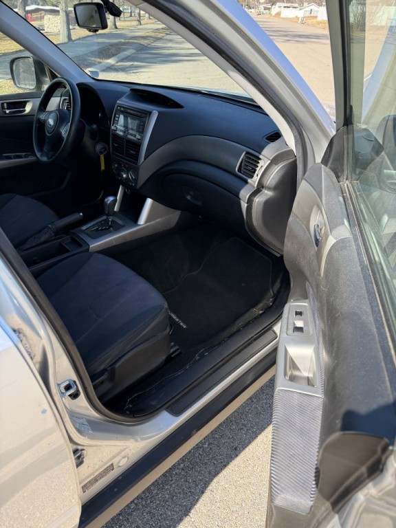 2010 Subaru Forester Image 13