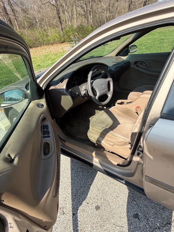 1998 Ford Taurus Image 13