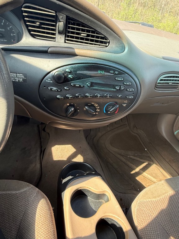 1998 Ford Taurus Image 14