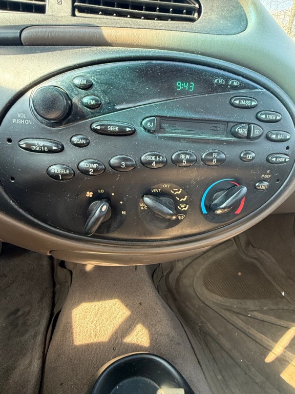 1998 Ford Taurus Image 15