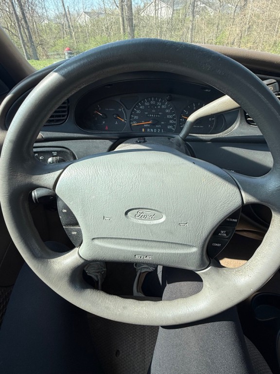 1998 Ford Taurus Image 16