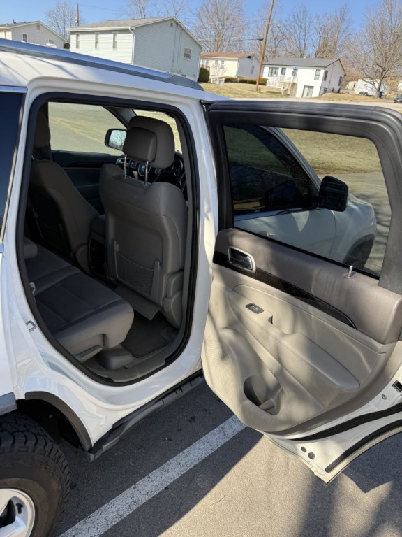 2012 Jeep Grand Cherokee Image 14