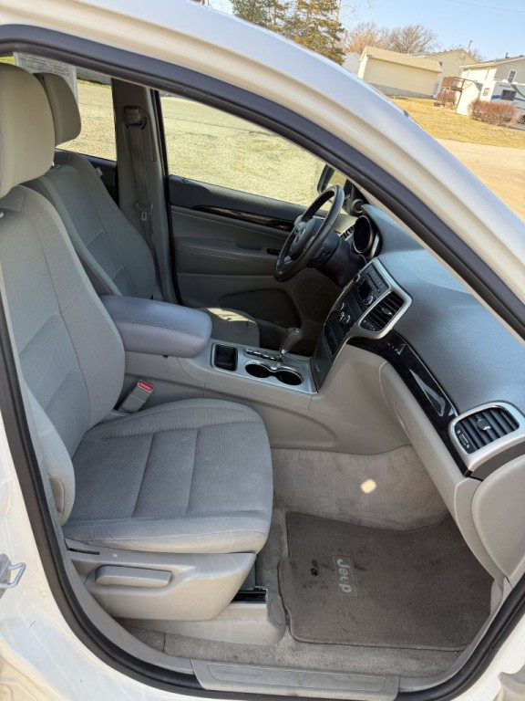 2012 Jeep Grand Cherokee Image 17