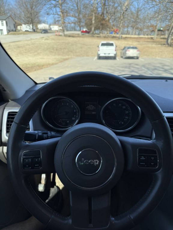 2012 Jeep Grand Cherokee Image 19