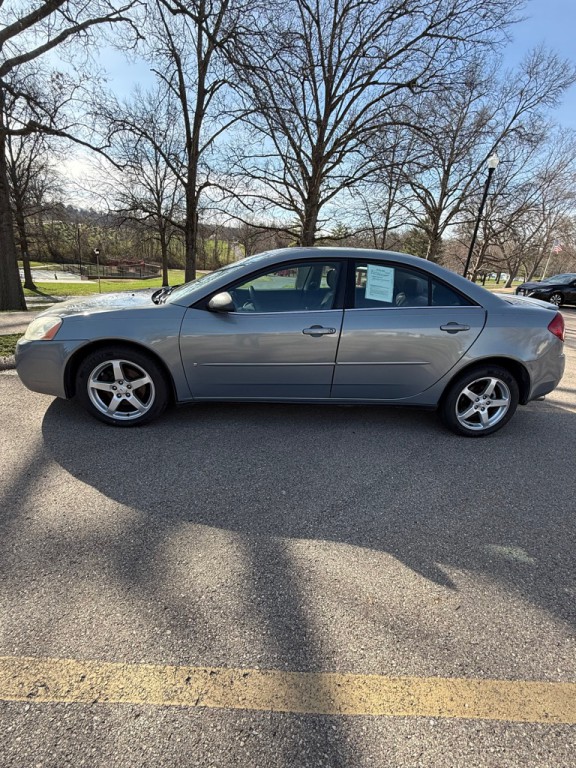 2007 Pontiac G6 Image 2