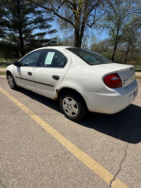 2004 Dodge Neon Image 3