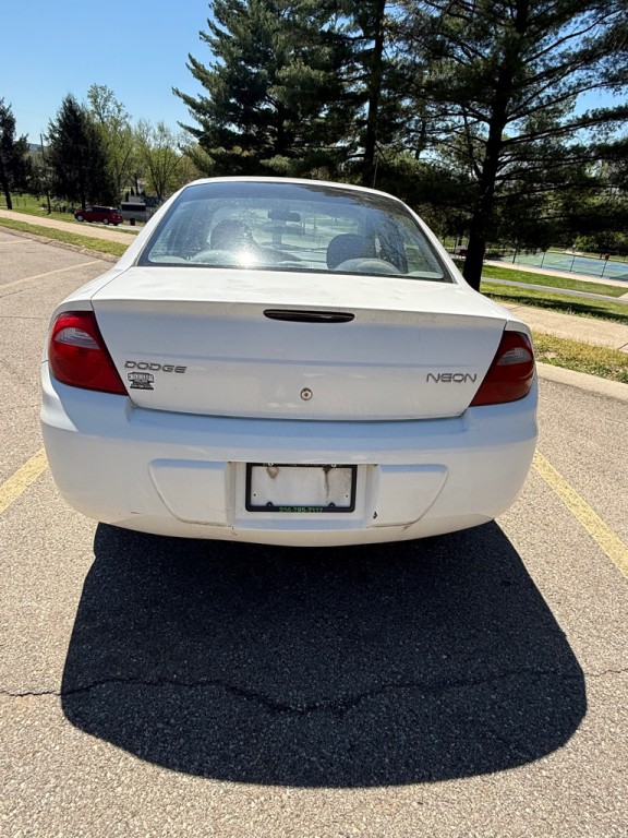 2004 Dodge Neon Image 4