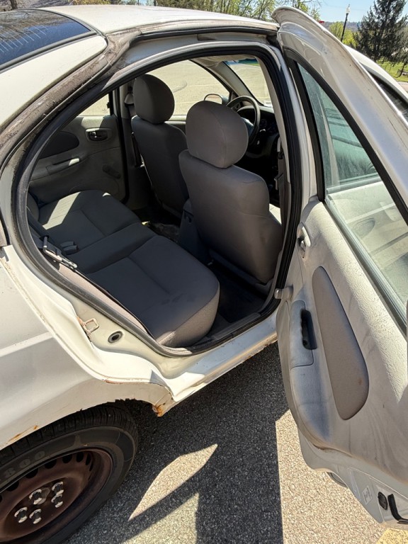 2004 Dodge Neon Image 10