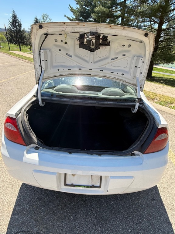 2004 Dodge Neon Image 11