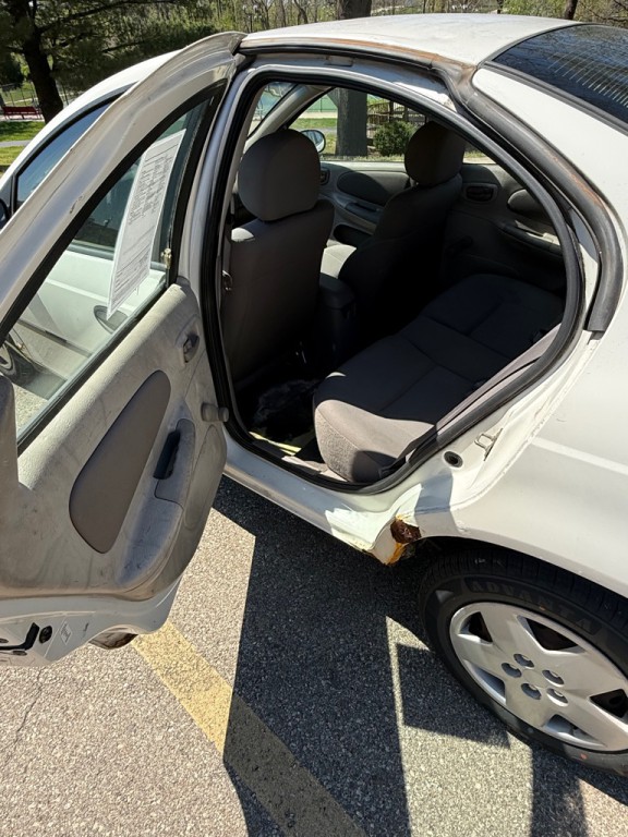 2004 Dodge Neon Image 12