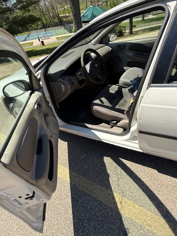 2004 Dodge Neon Image 13