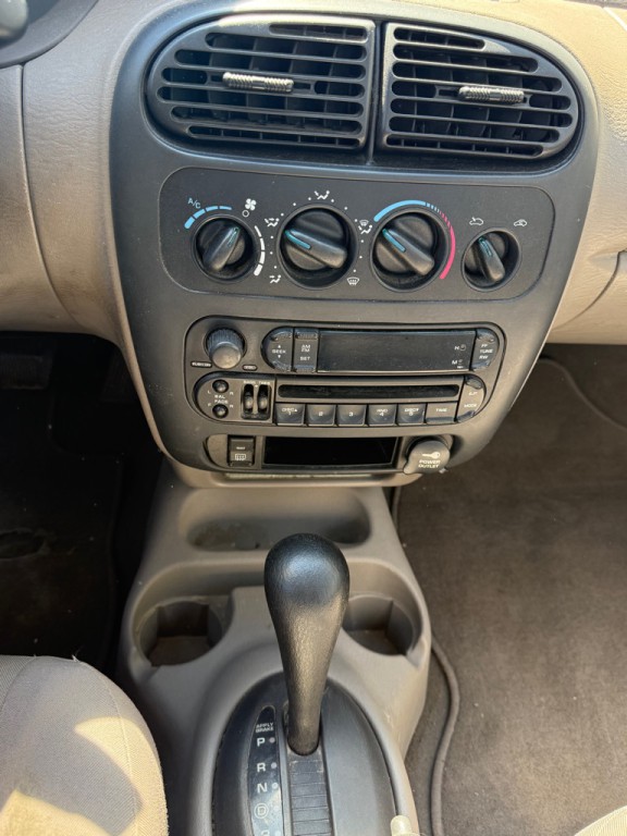 2004 Dodge Neon Image 14