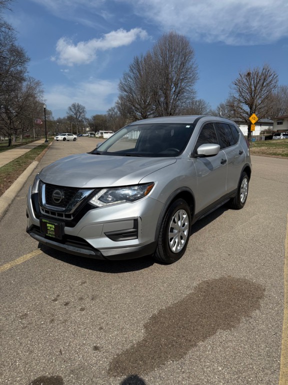 2018 Nissan Rogue Image 1