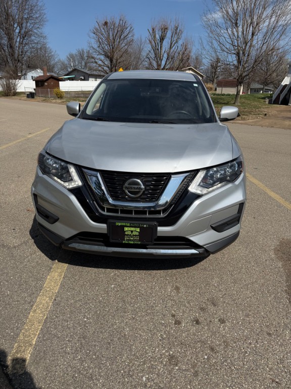2018 Nissan Rogue Image 2