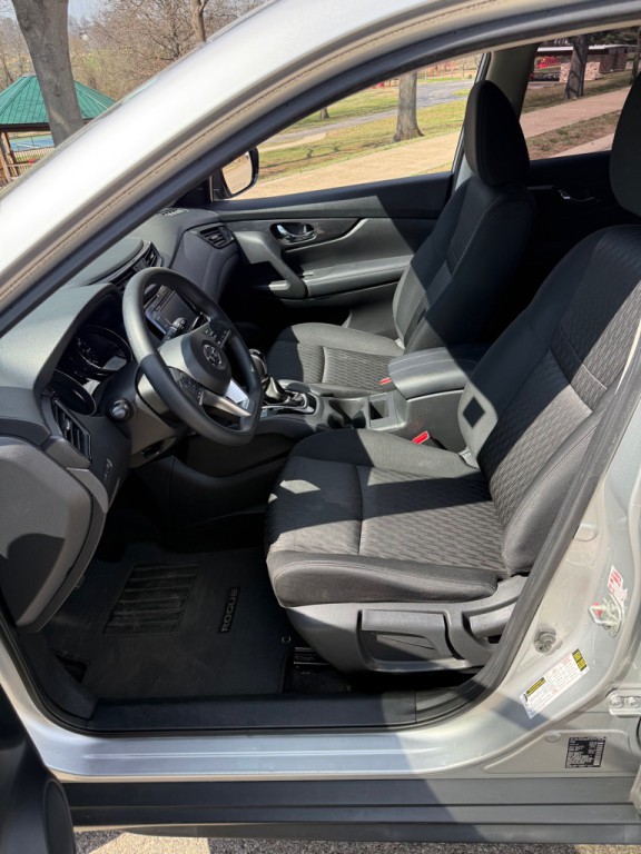 2018 Nissan Rogue Image 11