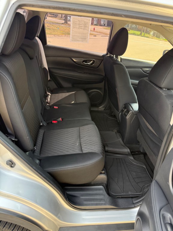 2018 Nissan Rogue Image 17