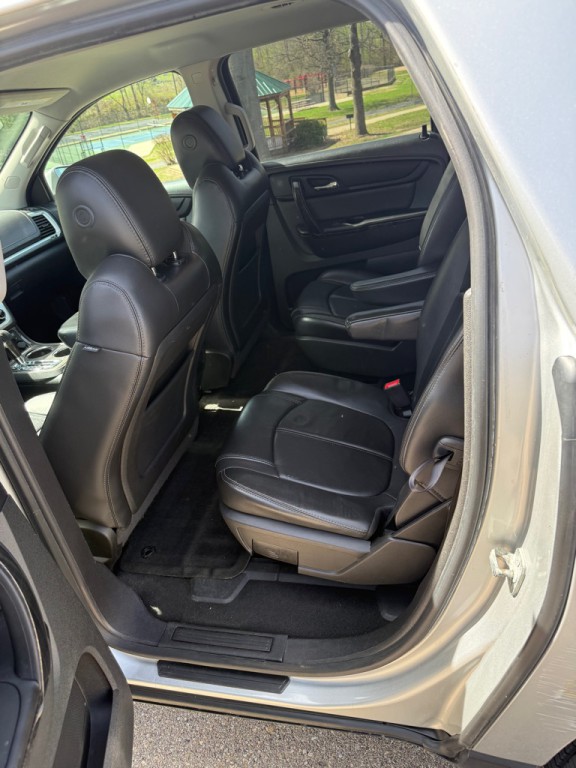 2016 GMC Acadia Image 32