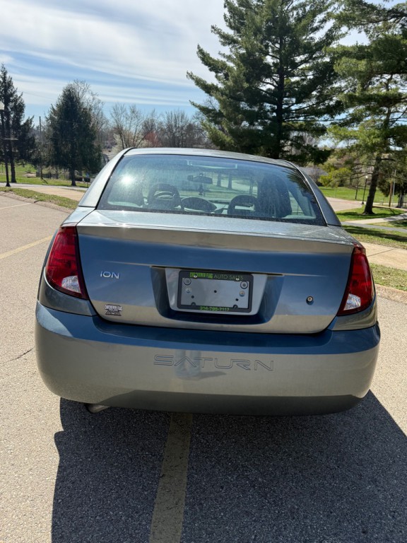 2005 Saturn ION Image 4