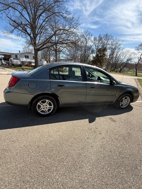 2005 Saturn ION Image 6