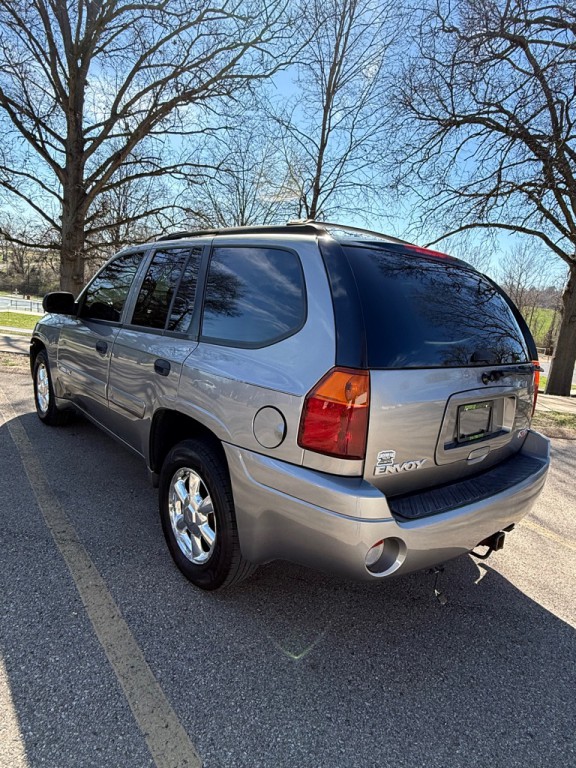 2005 GMC Envoy Image 3