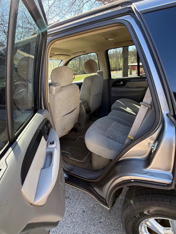 2005 GMC Envoy Image 12