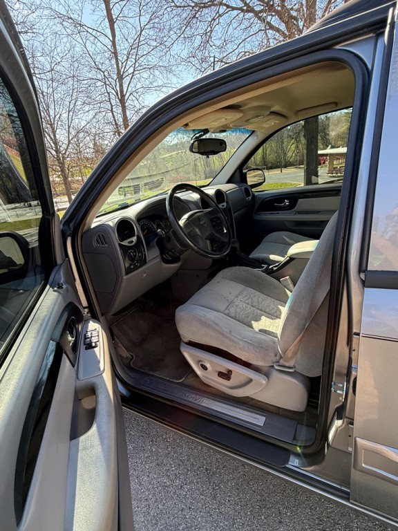 2005 GMC Envoy Image 13