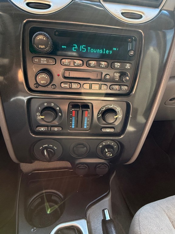 2005 GMC Envoy Image 15