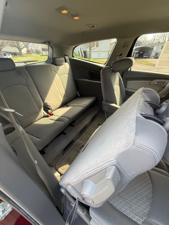 2011 Chevrolet Traverse Image 11