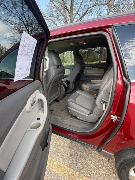 2011 Chevrolet Traverse Image 13