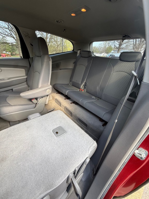 2011 Chevrolet Traverse Image 14
