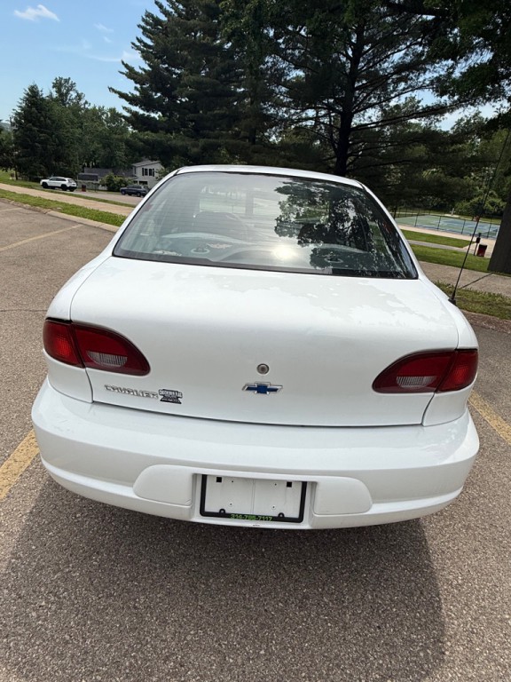 2001 Chevrolet Cavalier Image 4