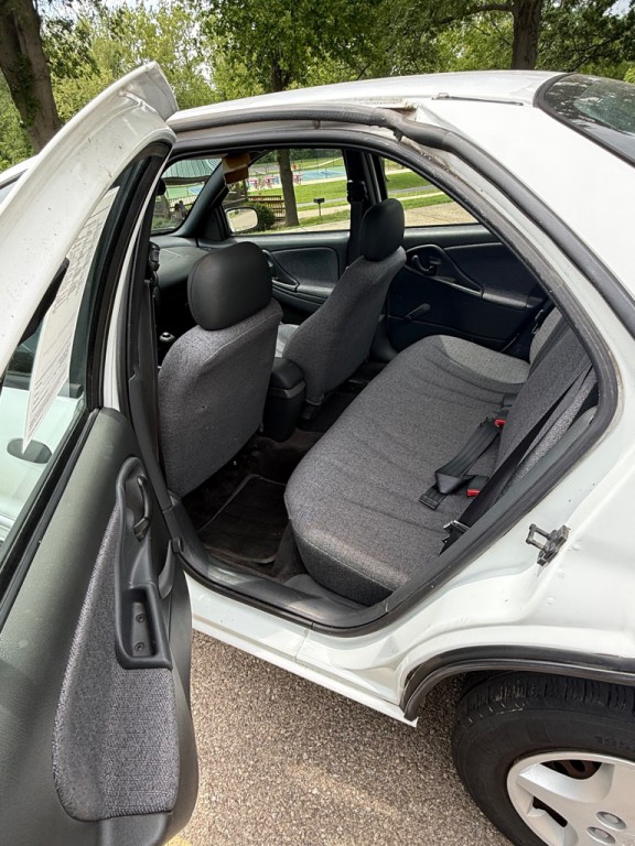 2001 Chevrolet Cavalier Image 12