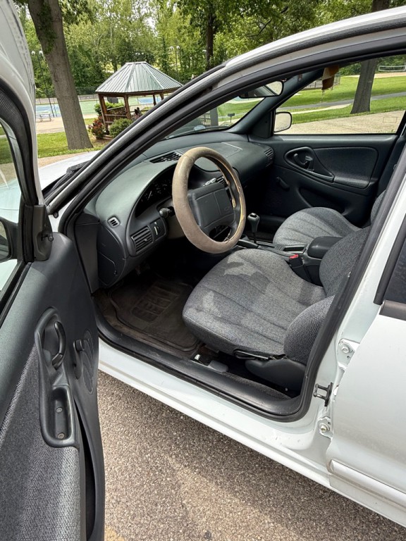 2001 Chevrolet Cavalier Image 13